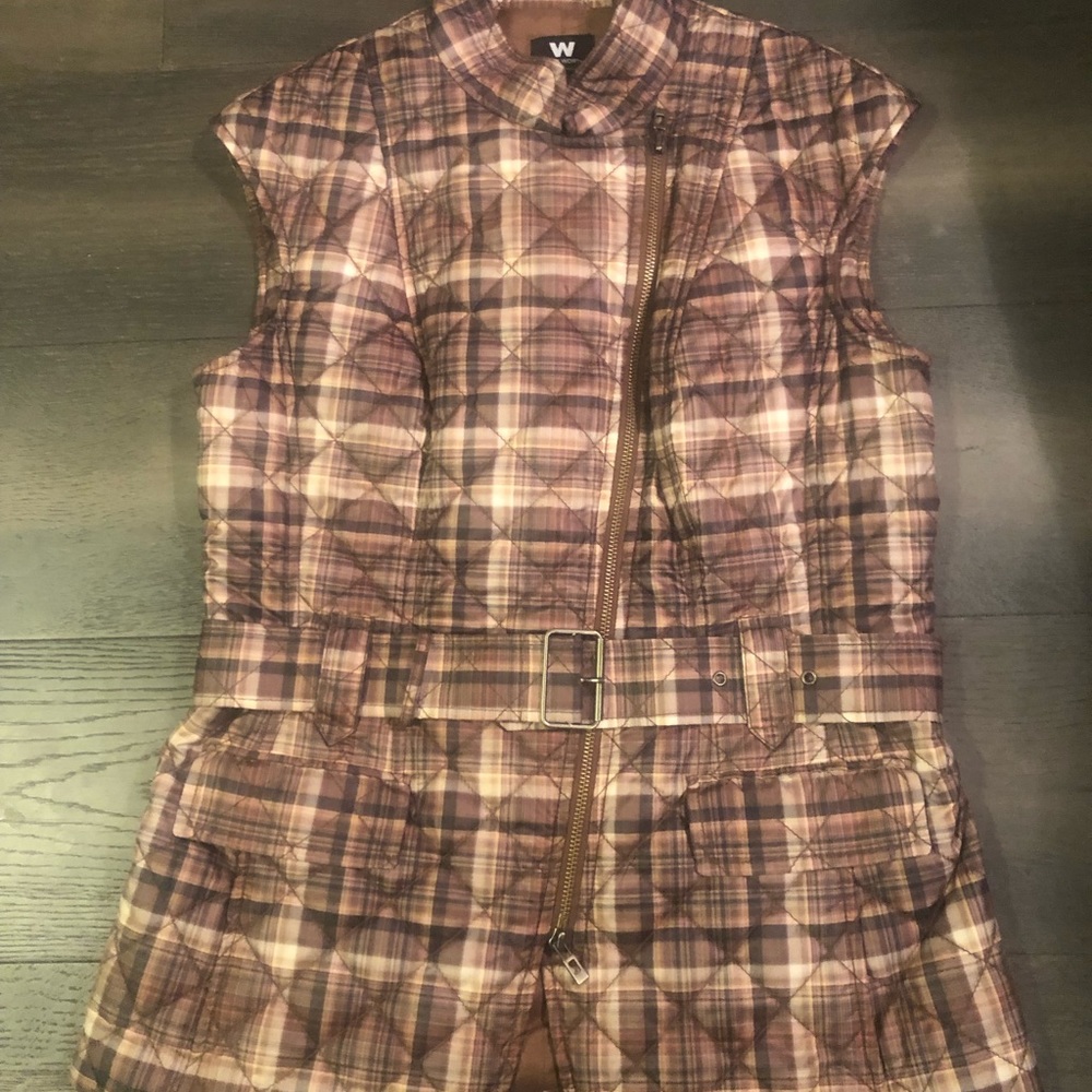 W by Worth cap sleeve, belted lightweight down vest.  Size 6, but fits small
